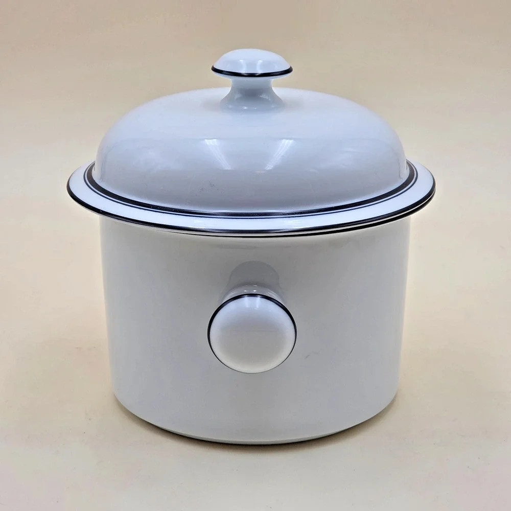 Dansk Bistro Christianshavn Casserole with Cover 2QT Portugal 8